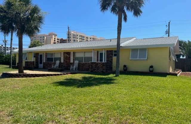 Half duplex close to the beach! photos photos