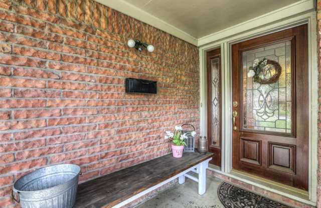 6222 Lindyann Lane Gallery 4