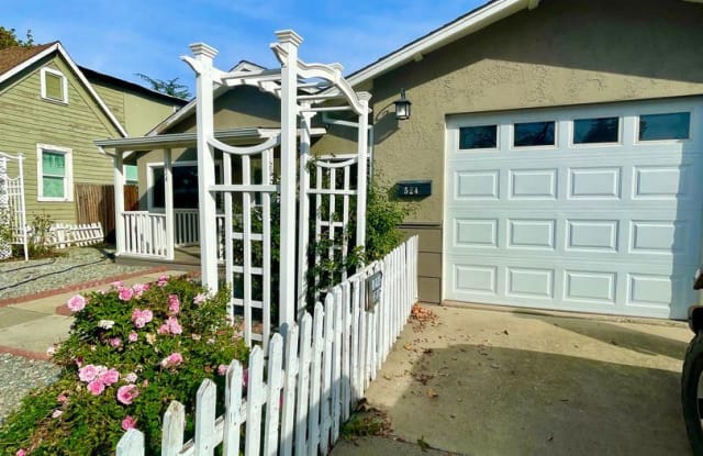 524 Johnson St - 524 Johnson Street, Red Bluff, CA 96080