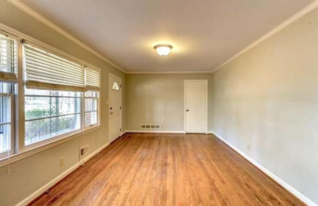 1022 Homewood Court Gallery 4