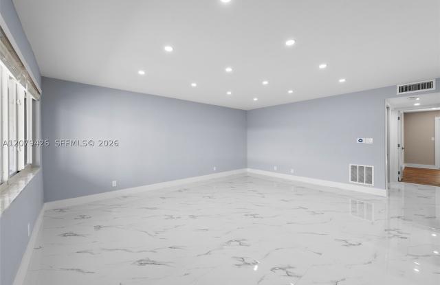 1400 NE 54th St Gallery 4