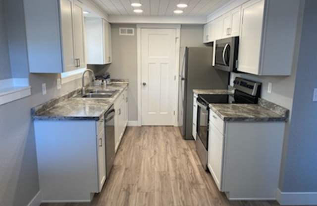 Fully remodeled westend 2 bedroom. 1 bath, townhome! photos photos Fully remodeled westend 2 bedroom. 1 bath, townhome! photos photos