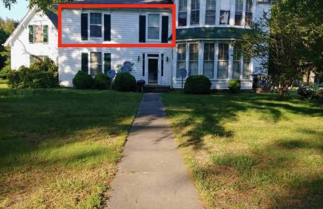 135 S MAIN ST - 135 South Main Street, Bowling Green, VA 22427