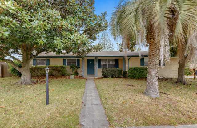 6061 Carrevero Dr - 6061 Carrevero Drive South, Jacksonville, FL 32216