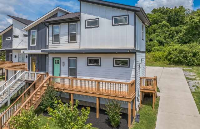 2306 Lloyd Avenue photos photos