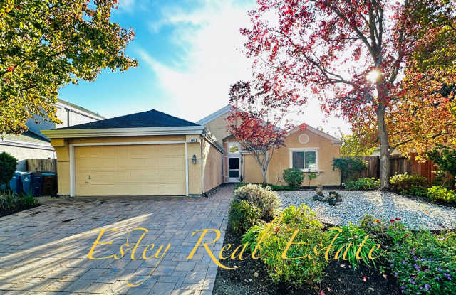 Single Story Court location photos photos