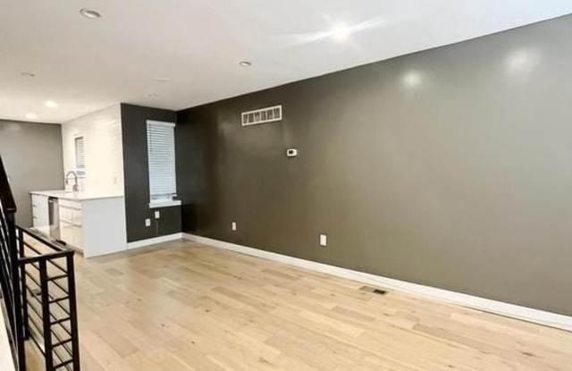 2626 GERRITT STREET Gallery 3