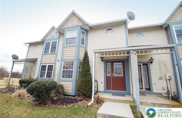 112 Freedom Court photos photos