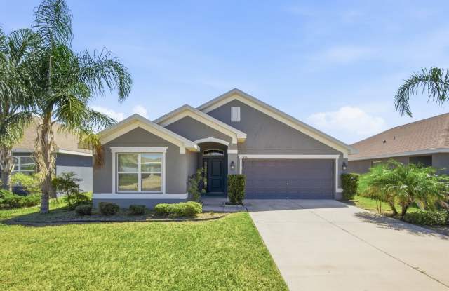Spacious 3BR/2BA Home with Community Pool and Amenities Gallery 1