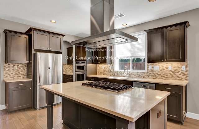 Discover Luxury Living with Exceptional Amenities at Arbor Oaks! photos photos