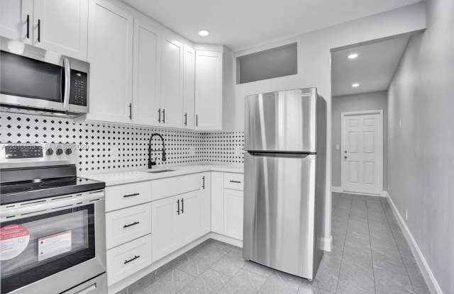 951 SW 30th St photos photos