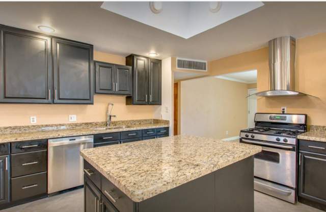 2448 West Freeway Lane photos photos