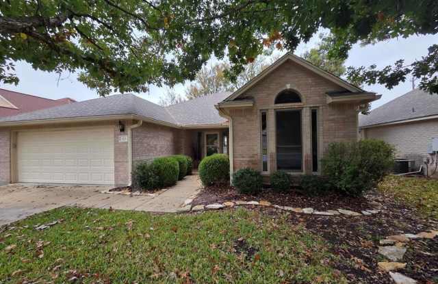 323 -- Chase Oaks Place - 323 Chase Oaks Place, Fredericksburg, TX 78624