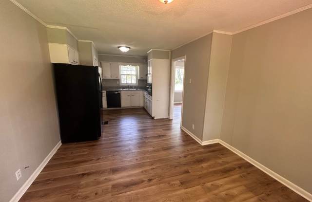 3bedroom 1 bath home with garage and fenced in back yard. Move in special this month! Gallery 3