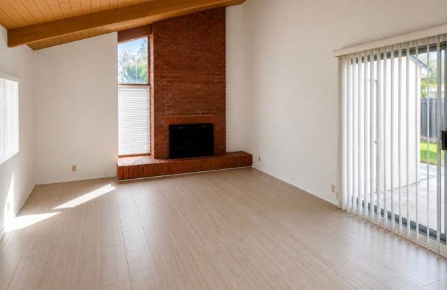 Charming 3-Bedroom Home in Desirable Deerfield Community of Irvine Gallery 4