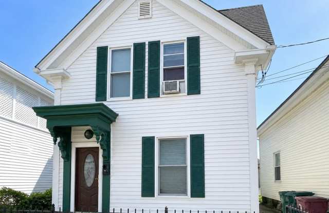 Beautiful 2 Bedroom Home in Lowell photos photos