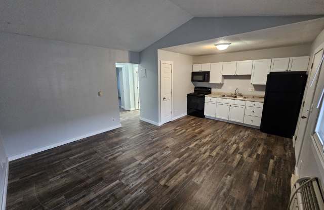 909 7th St S photos photos