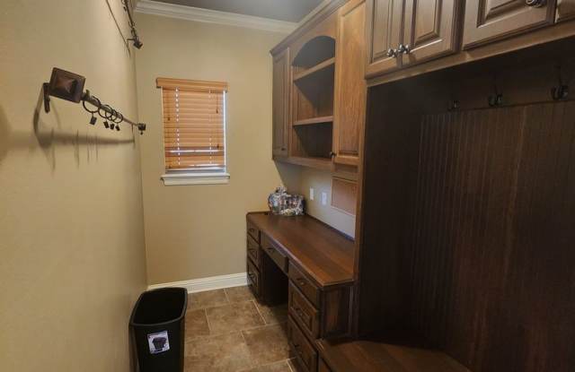 4 Bedroom 2 Bath (Gardens Of Southgate) - 415 Antietam Drive, Bossier City, LA 71112