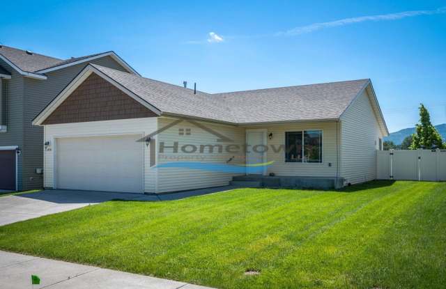 Beautiful Modern Home with 3 Bedrooms and 2 Bathrooms in the Crown Pointe Neighborhood of Post Falls! photos photos