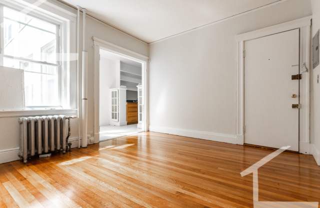 Spacious Fenway Apartment Available 9/1/26 Gallery 3