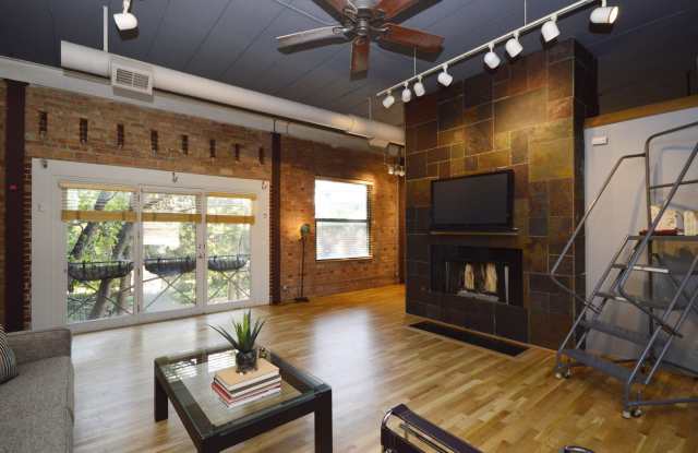 4745 North RAVENSWOOD Avenue Gallery 3