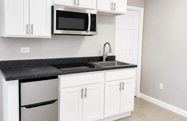 Studio Apartment in Libertyville Gallery 1