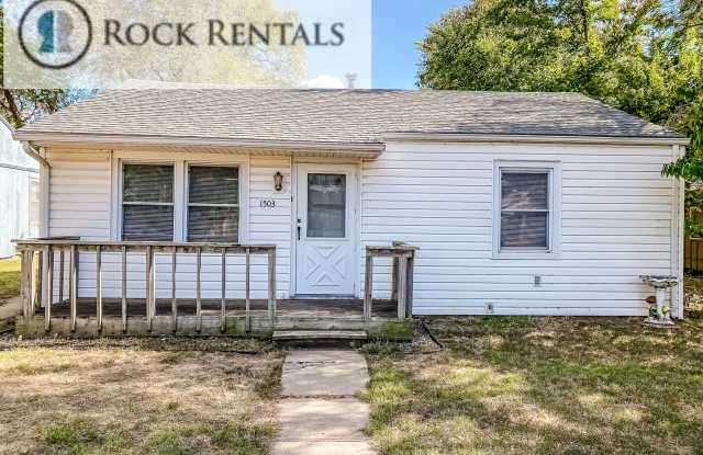 2 Bed 1 Bath with Detached 2 Car Garage photos photos