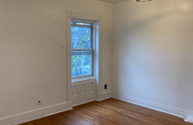 240 Gates Avenue Gallery 4