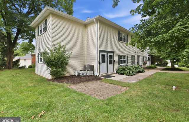 701 YARDLEY CMNS Gallery 1