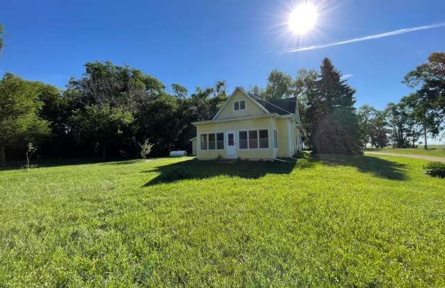 Rare Farmhouse Rental on 10 Wooded Acres Near Lennox photos photos