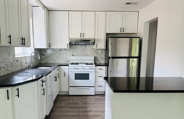 8638 Trumbull Avenue Gallery 3