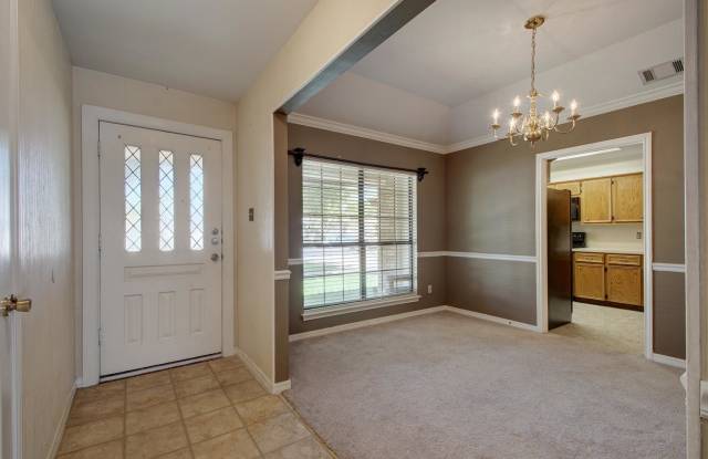 1717 Brokenshoe Drive Gallery 3