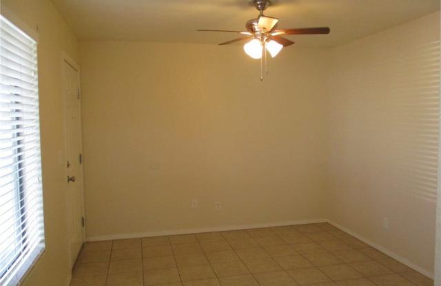 2801 Paloma Senda Unit D Gallery 3