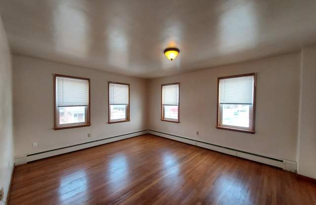 213 B LINCOLN WAY W Gallery 3