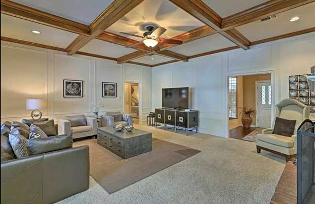 1902 Springbranch Drive Gallery 4