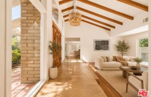 3160 Sepulveda Boulevard Gallery 4