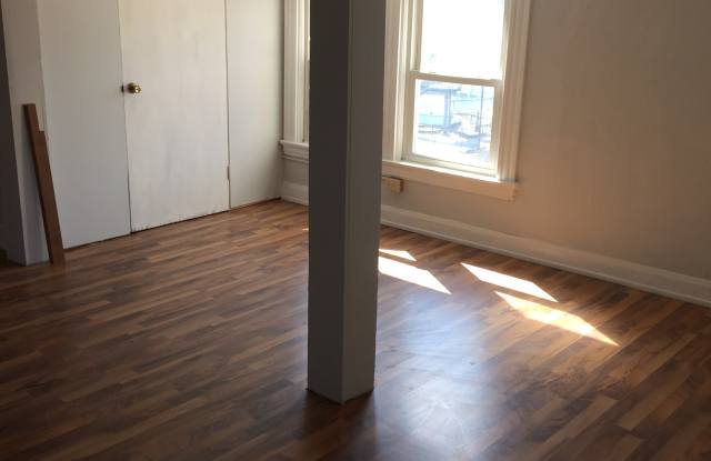 4720 Vine Street RR- 3 Gallery 3