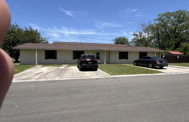 1802 N 4th St - 1802 North 4th Street, Killeen, TX 76541