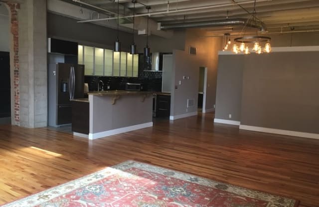 2000 Arapahoe Street - 2000 Arapahoe Street, Denver, CO 80205
