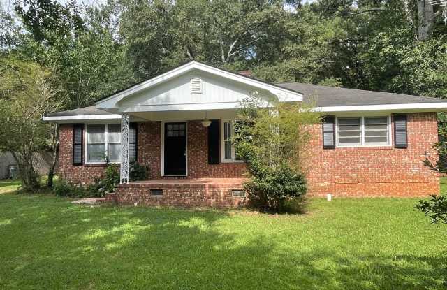 3 bedroom/ 2 bath home in Bogart! Gallery 3