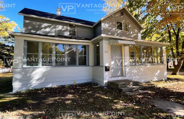 370 South Main Street - 370 South Main Street, Oconto Falls, WI 54154 370 South Main Street - 370 South Main Street, Oconto Falls, WI 54154