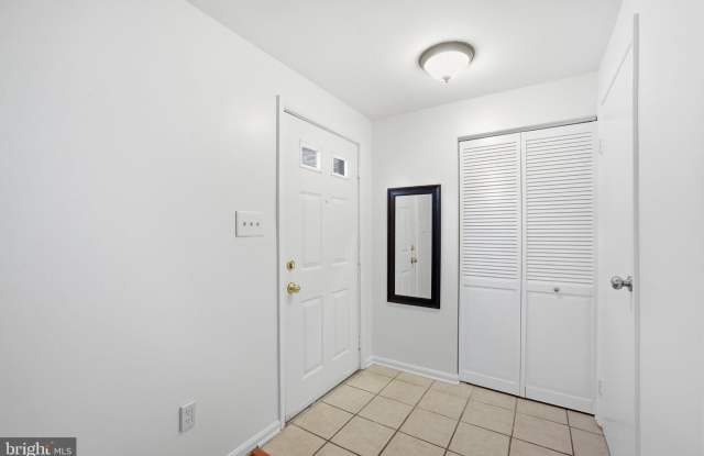 7998 TYSON OAKS Circle Gallery 3