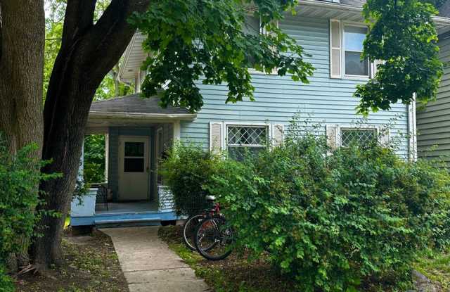 Large House Near East photos photos