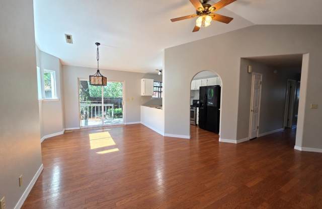 2543 N Fox Run Drive Gallery 2