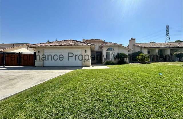 Stunning 3 Bed/2 Bath N Bakersfield Home with Pool and Solar with Security Deposit Alternative Option - 301 Camwood Avenue, Oildale, CA 93308