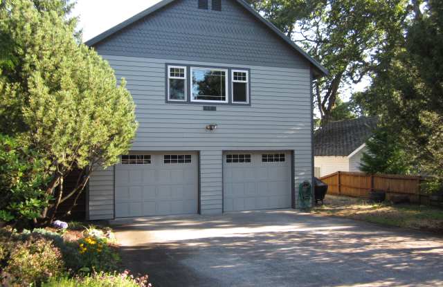 312 Prospect Ave - 312 Prospect Avenue, Hood River, OR 97031