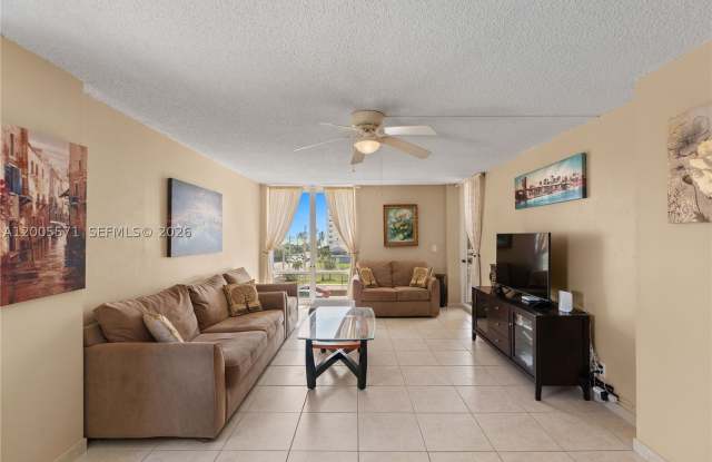 1600 S Ocean Dr Gallery 4