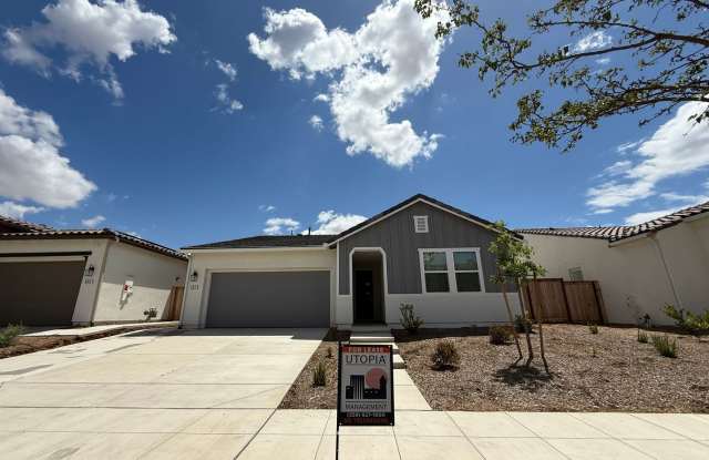 3 bedroom, 2 bathroom home located in the vibrant community of Madera, CA photos photos