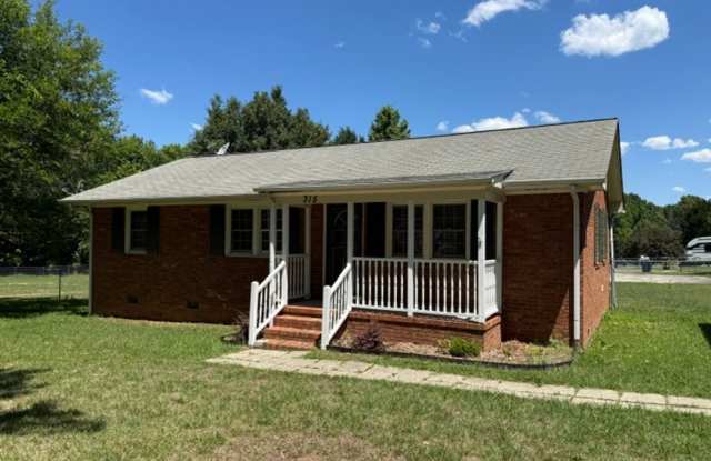 Three bedroom, 1 bath brick ranch in Liberty photos photos Three bedroom, 1 bath brick ranch in Liberty photos photos