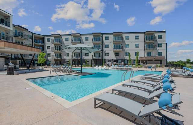 BroadVue Apartments Gallery 3